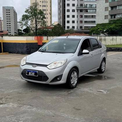 FORD FIESTA 1.6 ROCAM SE SEDAN 8V FLEX 4P MANUAL